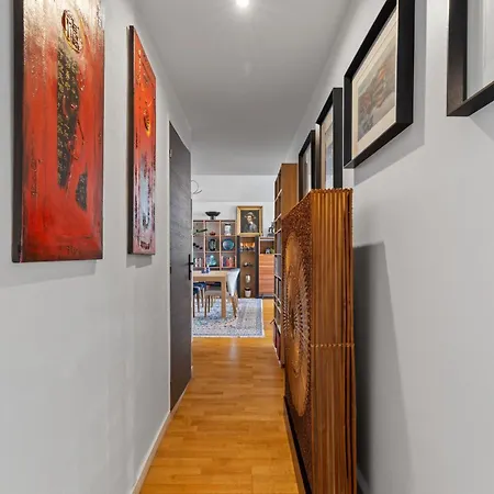 Attica Apartment *
